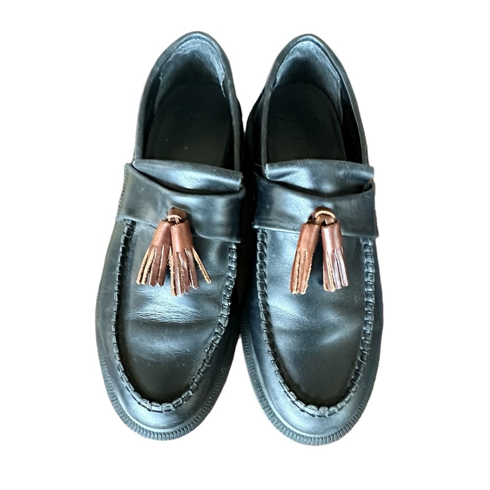 Dr. Martens Adrian Loafer with Tassels UNISEX - men’s UK6/ women’s UK8 euro 39